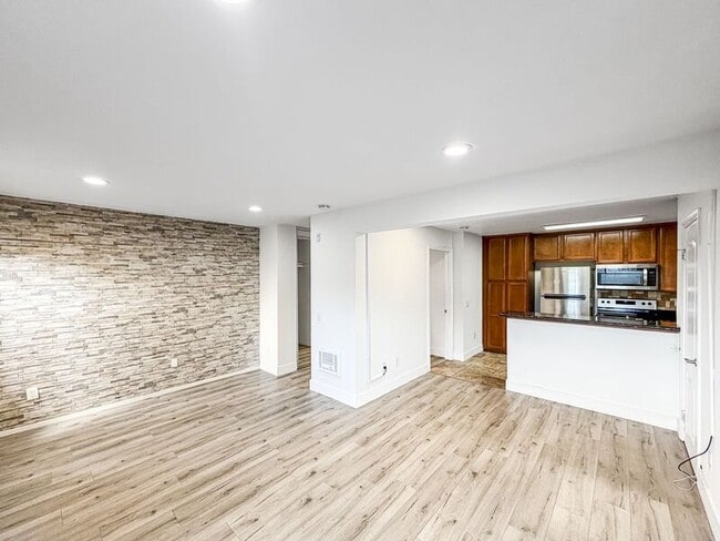 Building Photo - 7787 Margerum Ave Unit #140