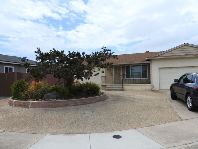 Photo - 3 Bedroom House in quiet neighborhood