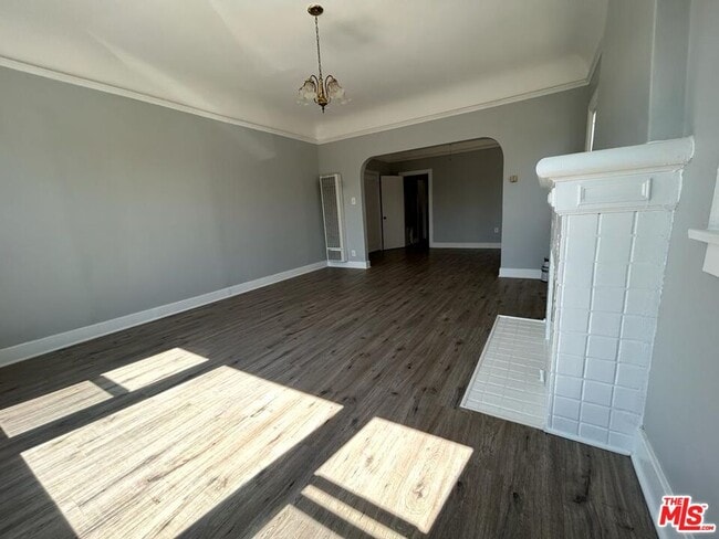 Photo - 759 1/2 N Ridgewood Pl