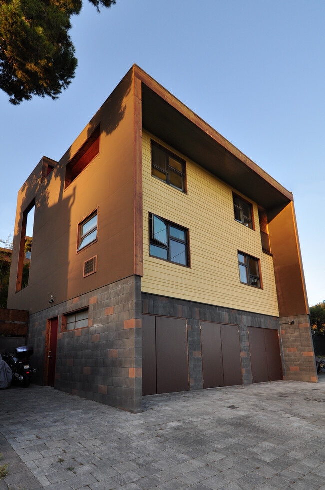 Photo - 3361 C St Unit 3361