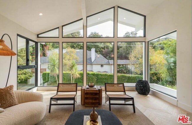 Photo - 2221 Bowmont Dr