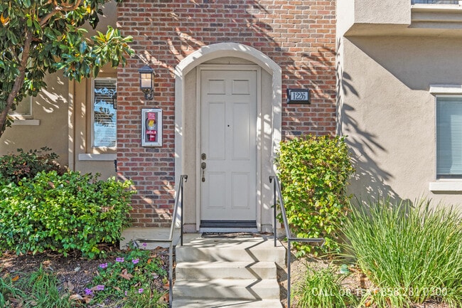 Photo - 1226 Elfin Forest Rd W