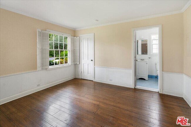 Photo - 146 N Gunston Dr