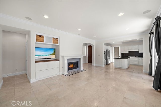 Photo - 61 Shade Tree