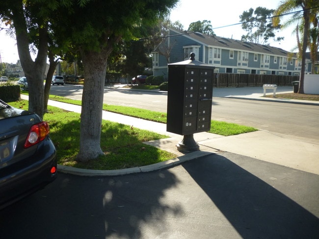 Building Photo - 2286 Pacific Ave