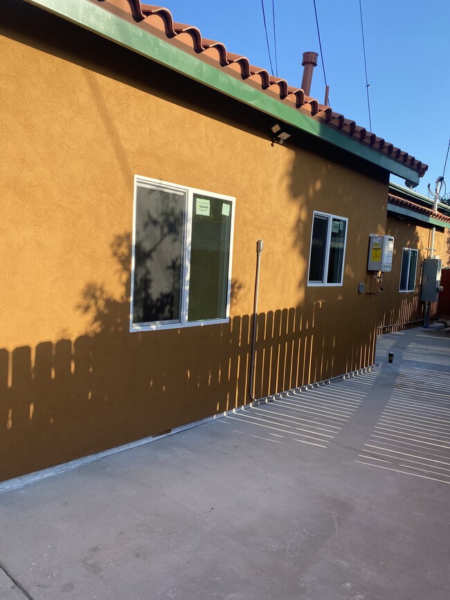 Building Photo - 4027 Bemis St Unit 4027