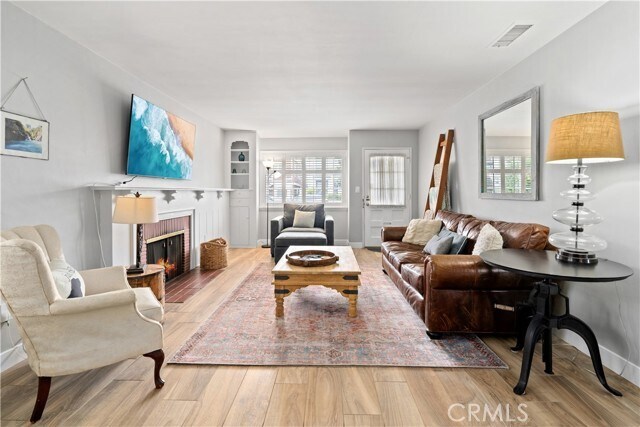 Photo - 714 Heliotrope Ave