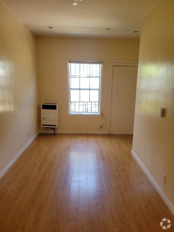 Building Photo - 230 Columbia Pl Unit downstairs Rental