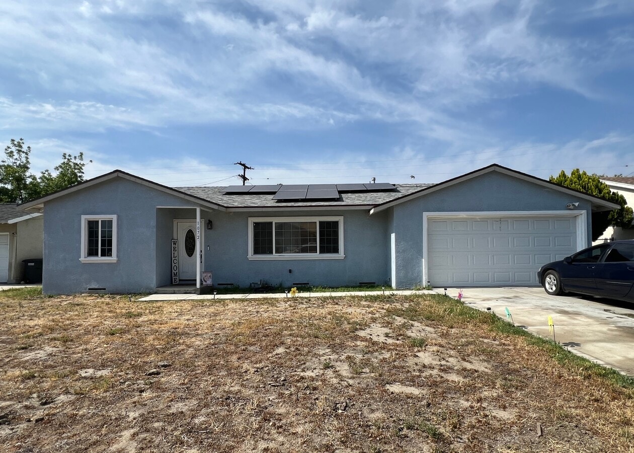 Photo - 1072 Val Verde Dr House