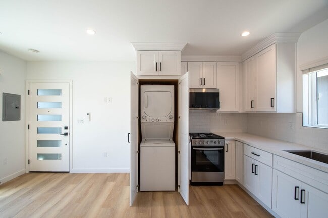 Photo - 4334 Mammoth Ave Unit 4336