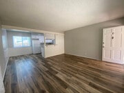 Photo - 20336 Cohasset St