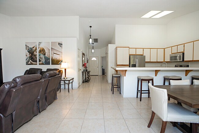 Photo - 76915 Scimitar Way