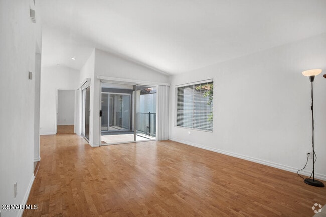 Building Photo - 5532 Las Virgenes Rd Rental