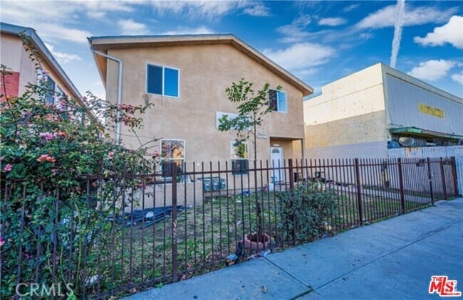 Building Photo - 10605 Avalon Blvd Unit 7.5 Rental