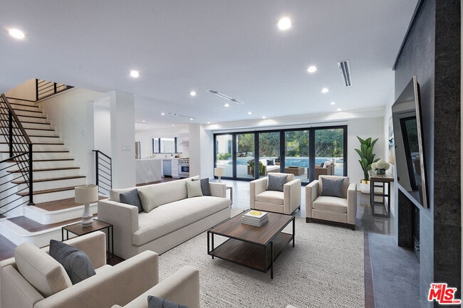 Photo - 24040 Killion St