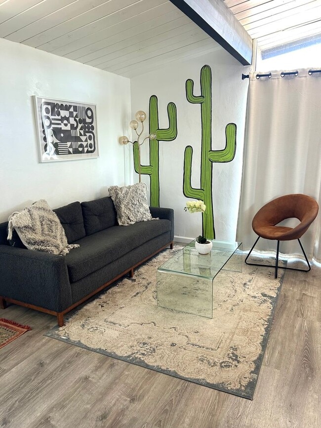 Building Photo - Adorable 2 bedroom 1 bathroom home