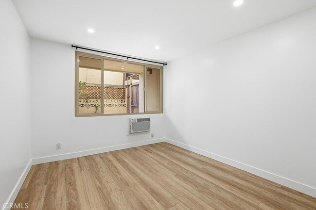 Photo - 17000 Burbank Blvd Unit 108