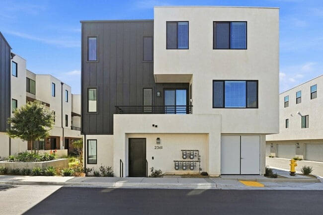 Building Photo - 2361 Acara Cir