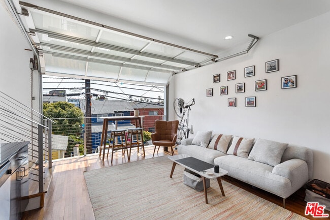 Photo - 24 Westminster Ave Unit 2