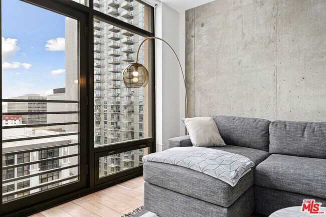 Photo - 1111 S Grand Ave Unit 1111