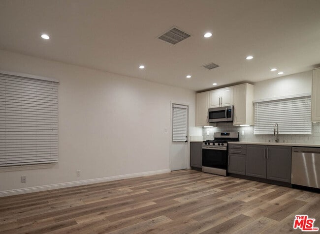 Building Photo - 4274 Elenda St Unit 4274