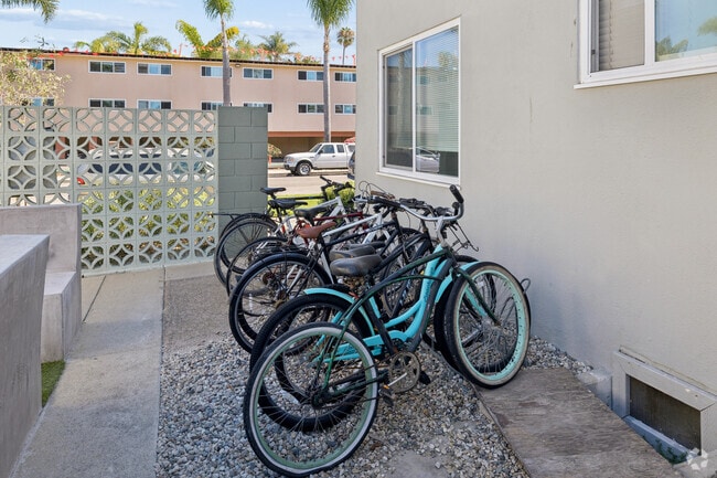 Bike Storage - 759 Embarcadero Del Mar