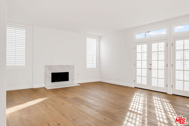 Photo - 11845 Mayfield Ave Unit 203