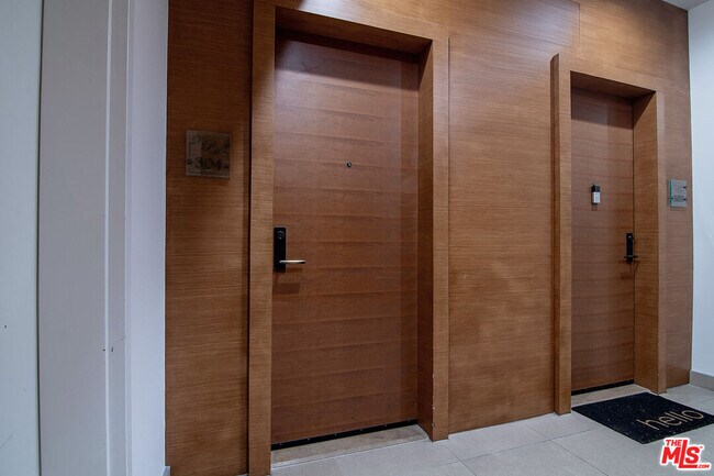 Photo - 225 S Hamilton Dr Unit 304