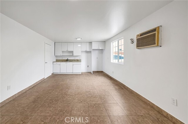 Photo - 6827 Simpson Ave Unit 4