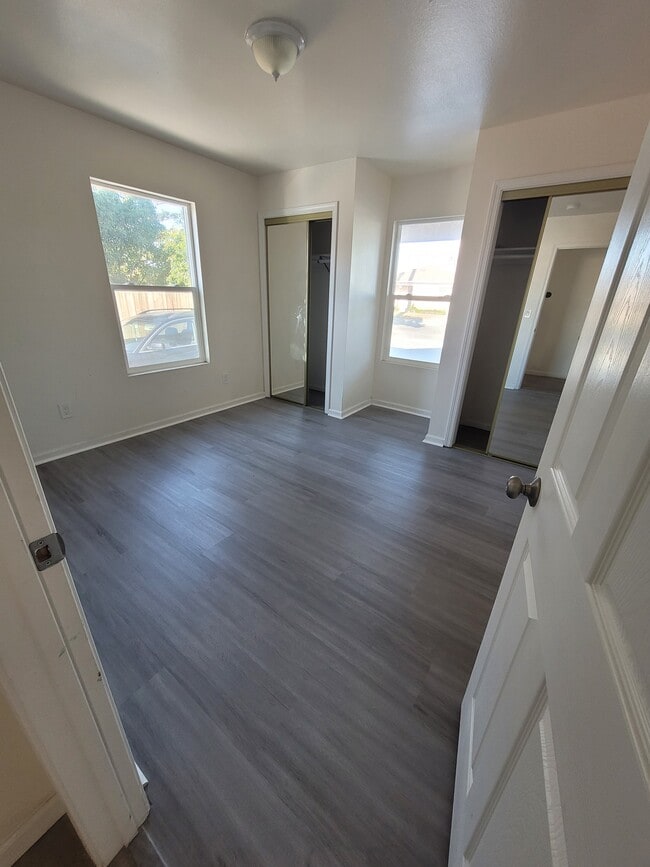 Photo - 11017 Condon Ave