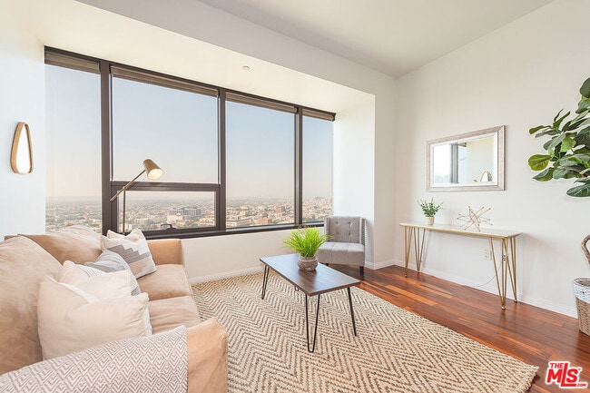 Building Photo - 1100 Wilshire Blvd Unit 2501