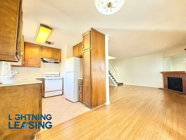 Building Photo - 4455 Vista Del Monte Ave Unit 5
