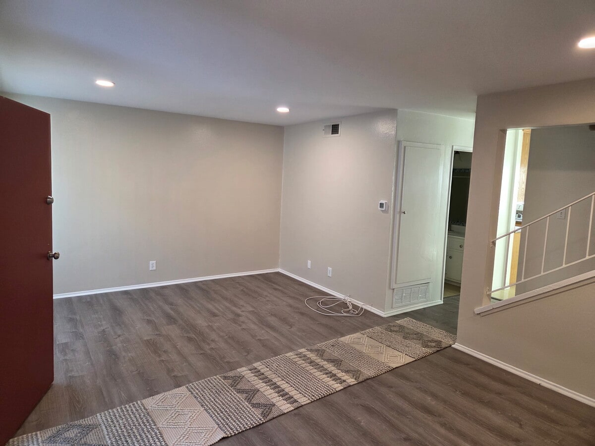 Photo - 3947 W 178th St Unit 3