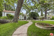 Photo - 11123 Kling St House