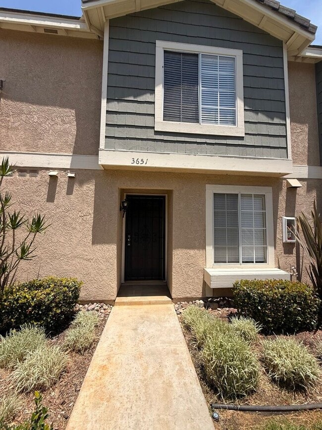 Building Photo - Carmel Valley Condo with garage
