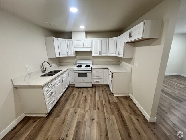 Building Photo - 12045 Orange St Rental