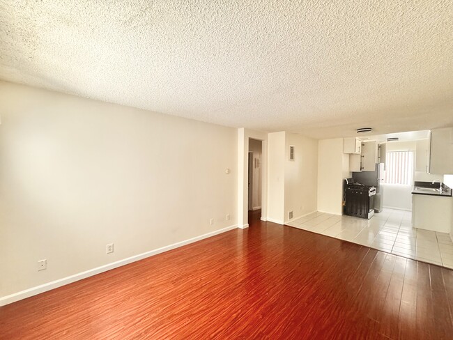 Photo - 3637 Keystone Av Apartment Unit 7