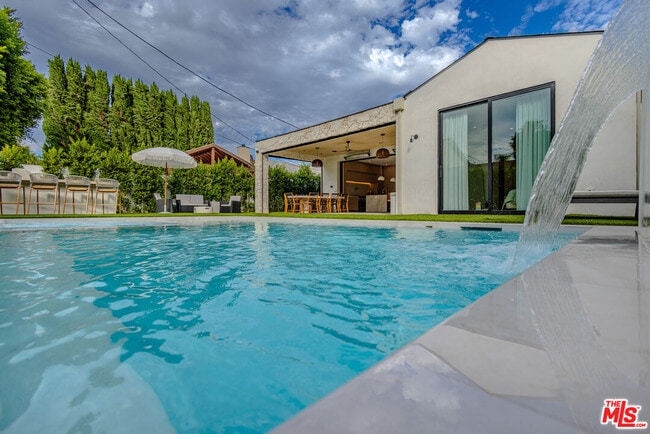 Photo - 4703 Saloma Ave