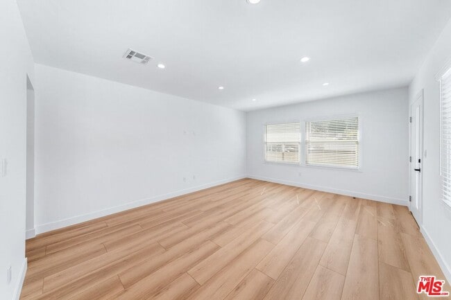 Photo - 1258 Mariposa St