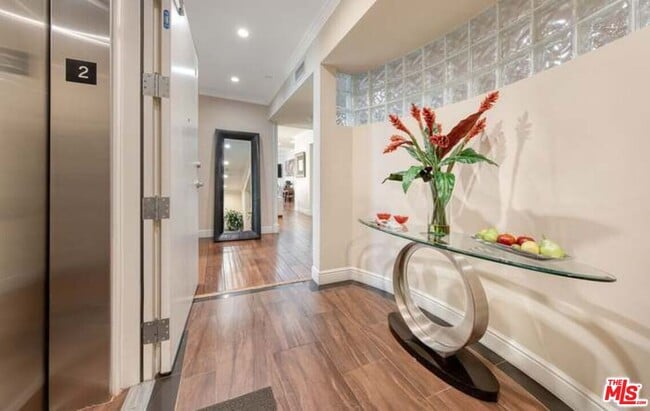 Photo - 918 S Wooster St Unit 2