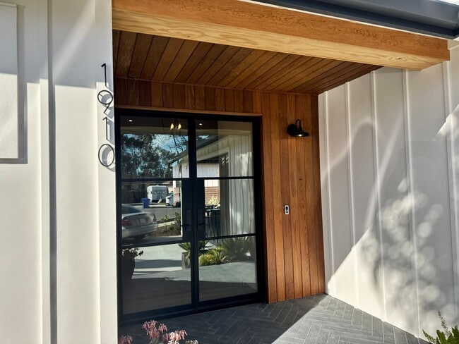 Photo - 1910 Raymond Ln Unit Main House