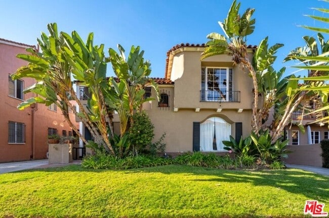 Building Photo - 1217 Stearns Dr