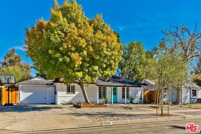 Photo - 7236 Encino Ave