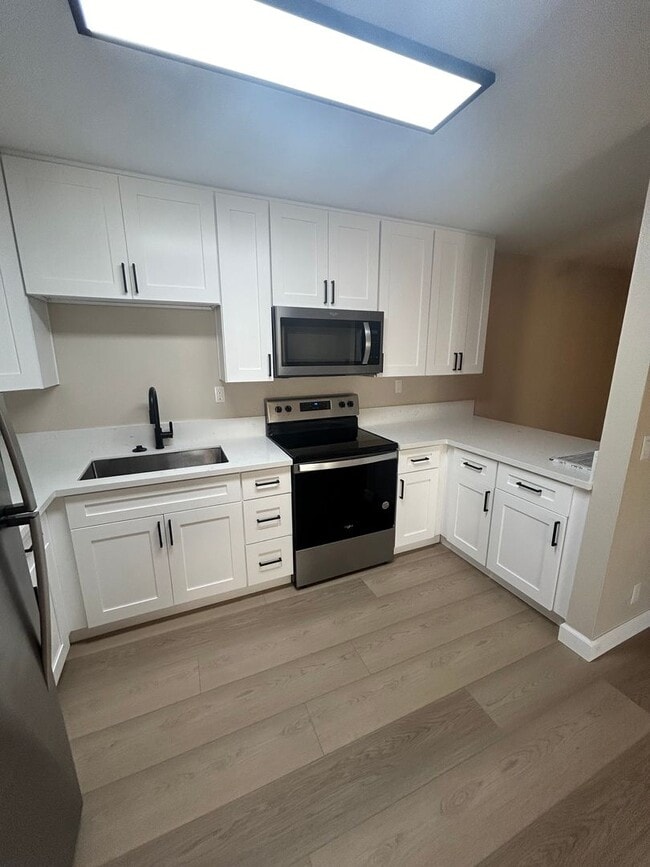 Photo - 745 E Bradley Ave