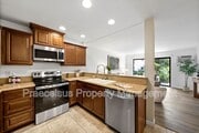 Photo - 6780 Friars Rd