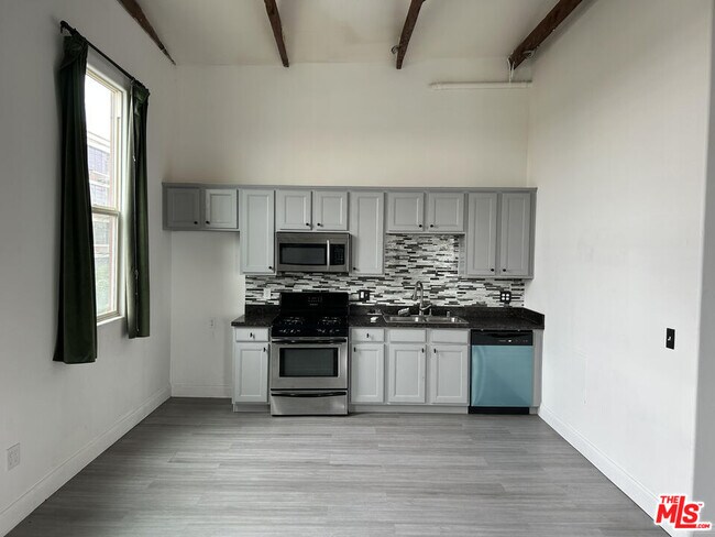 Photo - 726 S Santa Fe Ave Unit 303