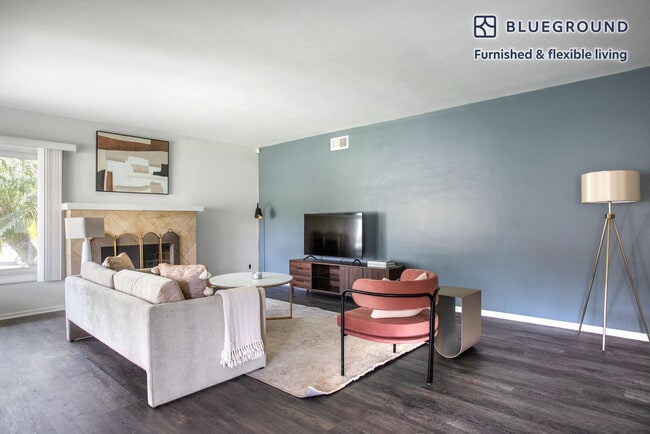 Photo - 5402 W 57th St