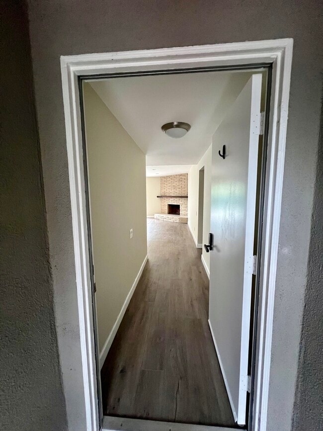 Photo - 5811 Agnes Ave