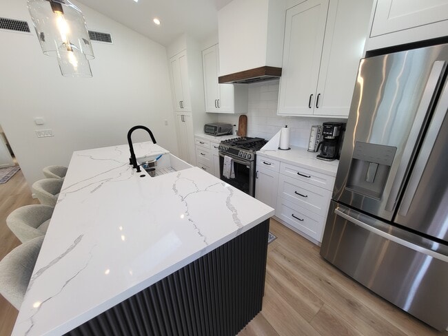 Photo - 409 N Rancho Rd