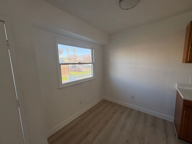 Photo - 632 W 9th St Unit 632 W 9th Street